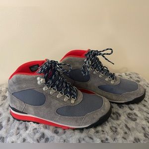 Danner boots mens size 7 womens 8.5 NWOT